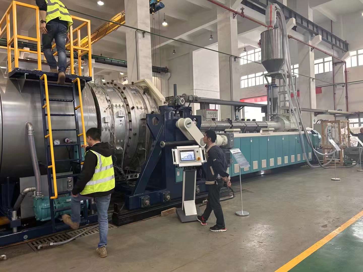 Nøglepunkter for opstartsudstyr og produktionsteknologi af PE-rør med store diametre over 2000 mm