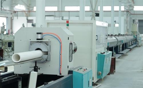 Hvordan sikrer PVC-ekstruder ensartet materialeblanding
